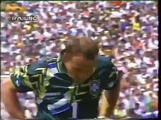 World Cup USA 94 - Italy vs Brasil Penalities Crazy Fans