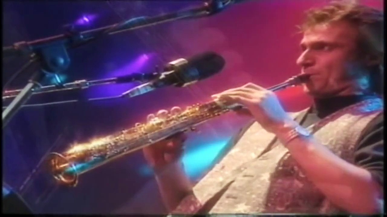 Dire Straits - On Every Street [Basel -92 ~ HD]