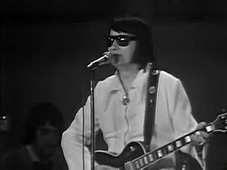 Roy Orbison Live From Australia - Crying Over You -  1972
