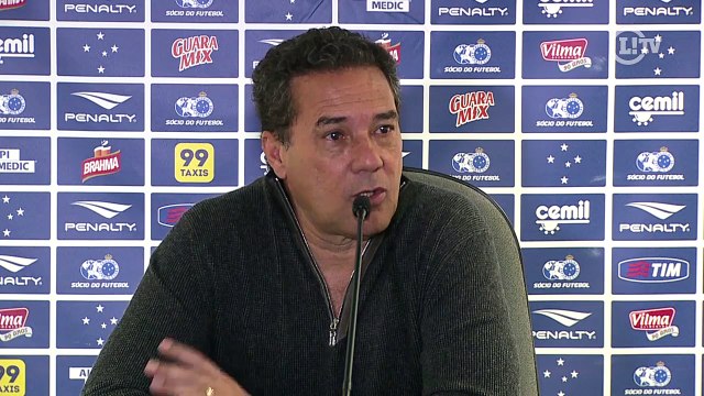 Luxa pede torcedor cruzeirense como 'centroavante da equipe'