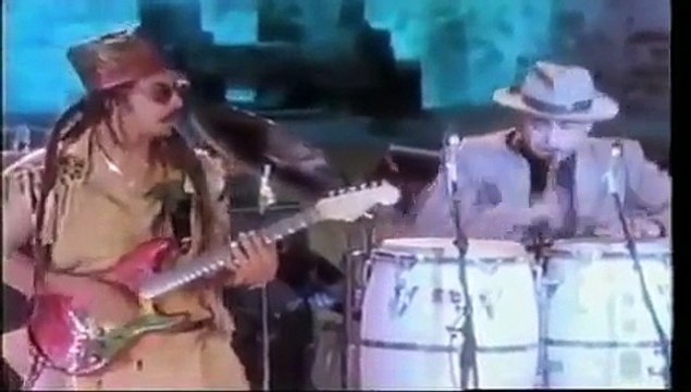 Grace Jones live in Kingston, Jamaica: My Jamaican Guy w/Sly&Robbie - Coati Mundi