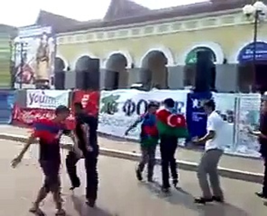 Azerbaijani and Armenian dance. Армяне и Азербайджанцы танцуют.