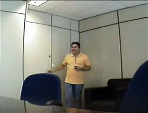 Jornal local: vídeo cueca