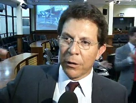 Jornal local: Suite Confusao Camara