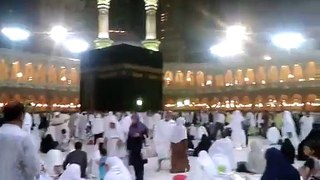 A young man recite naat khana kaba