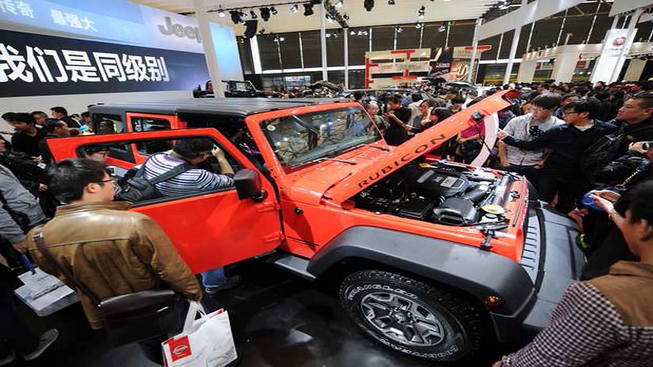 SALÃO DE XANGAI 2015 Rolls-Royce Phantom Limelight Collection AT6 6.8 V12 453 cv