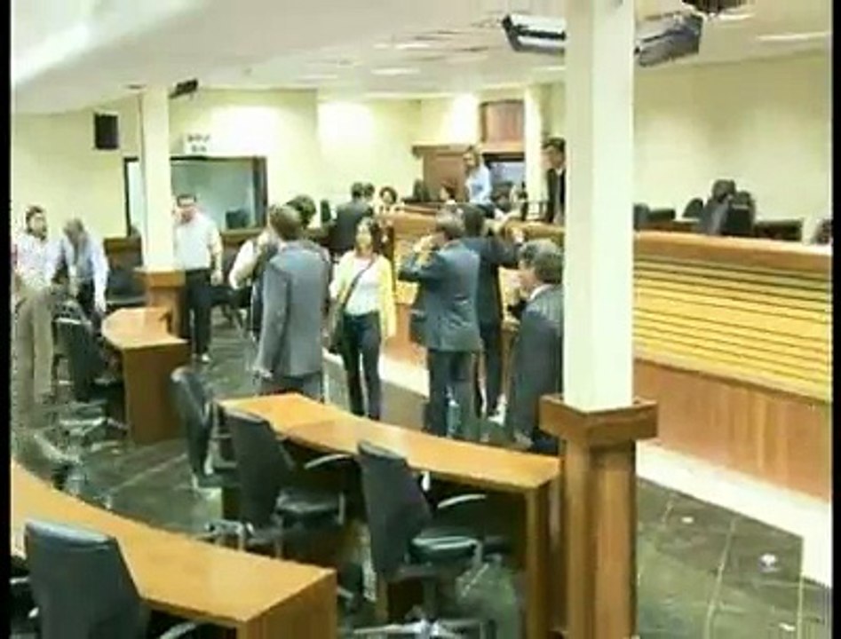 Jornal local: Pandora crise completa