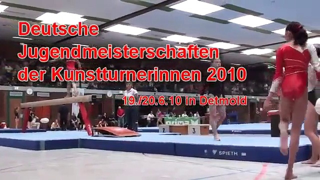 Paula Selle bei den Deutschen Jugendmeisterschaften der Kunstturnerinnen 2010