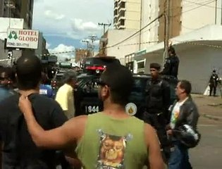 Jornal Local - Homem mata mulher