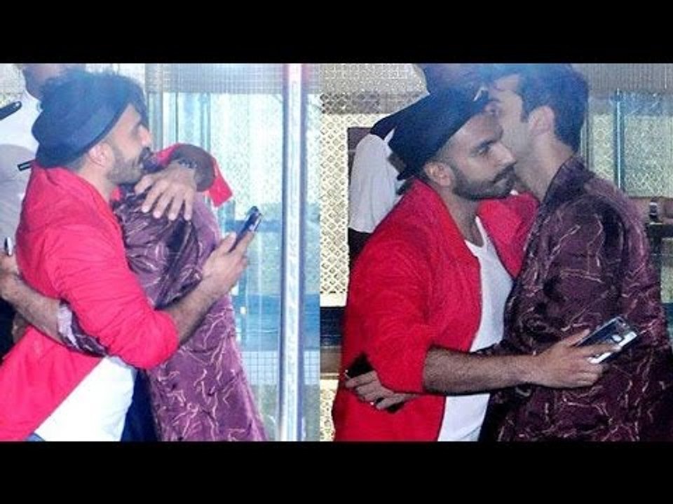 Ranbir Kapoor & Ranveer Singh HUG like Deepika Padukone is NOT WATCHING