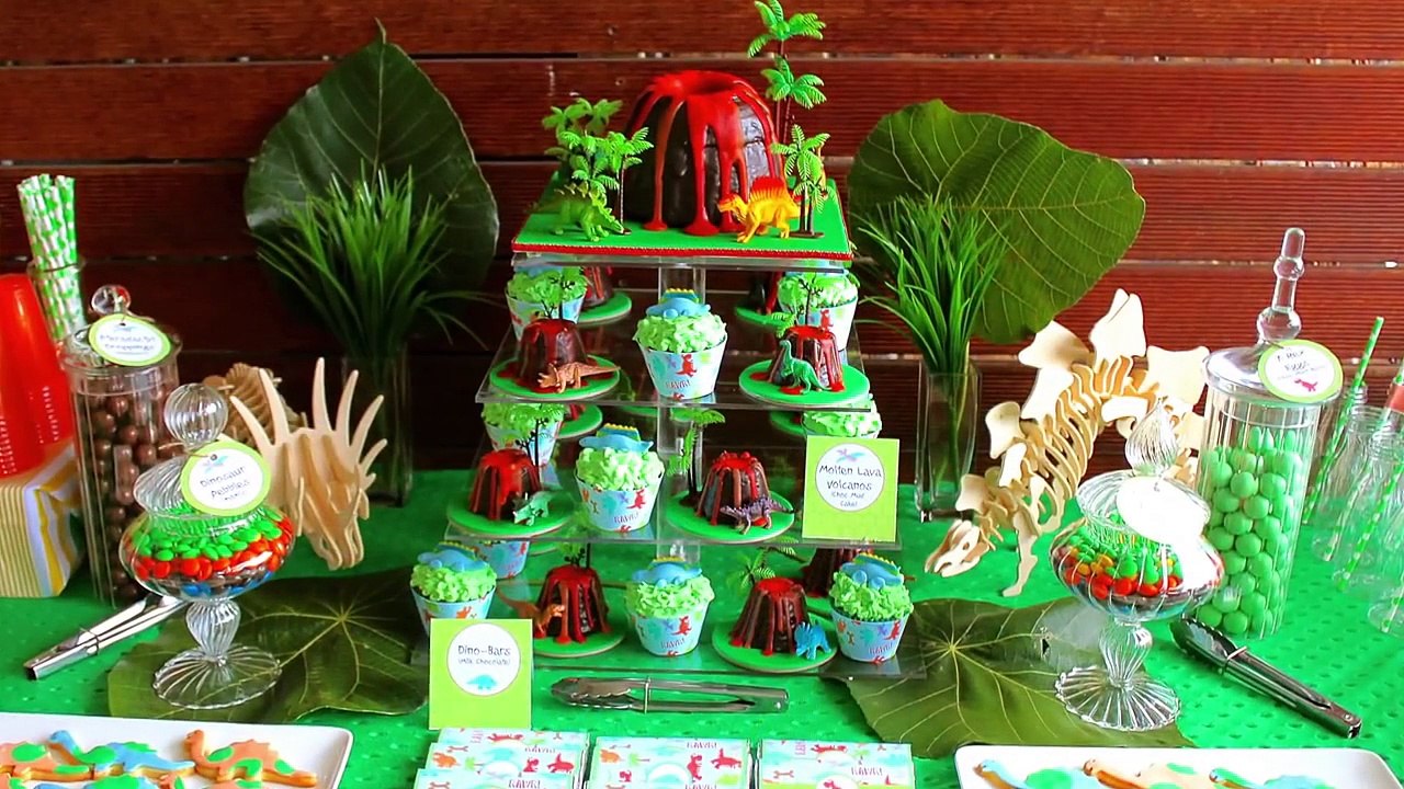 Dinosaur Cupcakes! Make Stegosaurus Cup Cakes - A Cupcake Addiction How To Tutorial