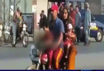 Punjab Police  Beating NaKed Man in Public For Not Having License