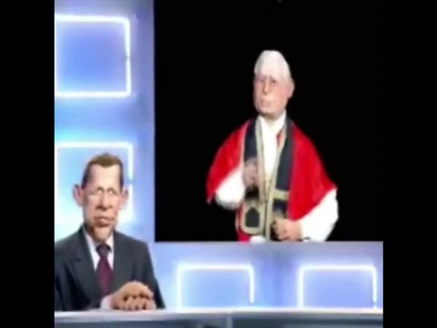 Les Guignols de l'info : Benoît XVI, alias Adolf II (2005)