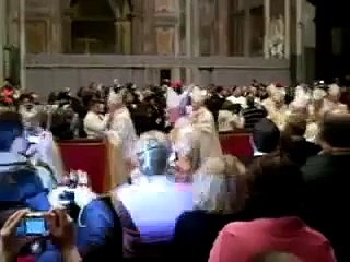 Video herunterladen: Pope Attack: Susanna Maiolo VS Pope Benedict XVI