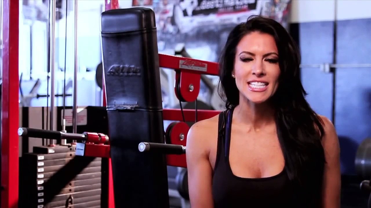 Bulgarian Split Squats Workout - Amanda Latona Turning Heads S1 EP2