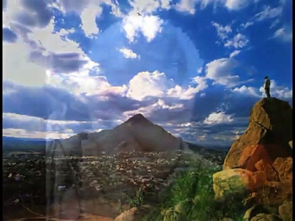 M.S. Subbulakshmi sings at the main temple at Tiruvannamalai