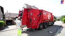 Mercedes-Benz Actros Garbage Truck / Müllwagen Blaue Tonne beim Leeren, Germany, 2014.