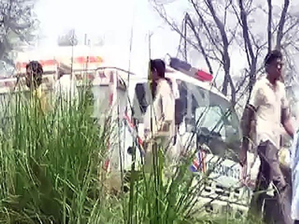 Train fall in canal near Gujranwala