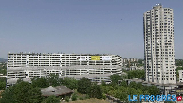 Lyon : démolition de la barre 230 à La Duchère