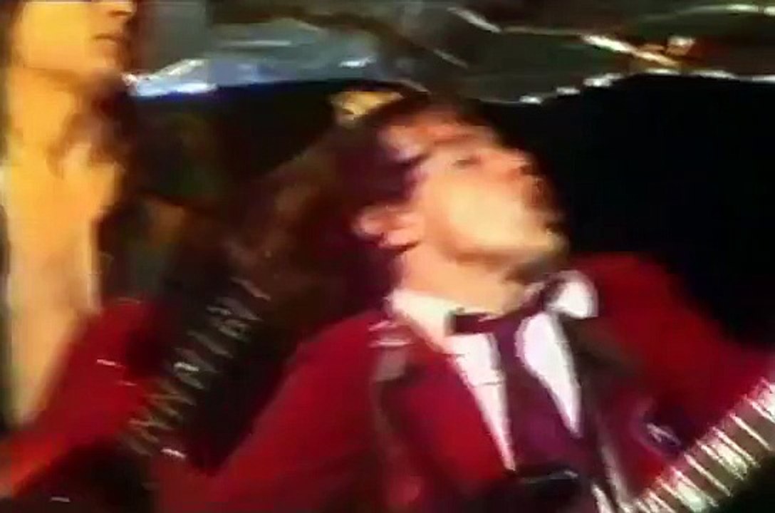 AC/DC - TNT (Live with Bon Scott)
