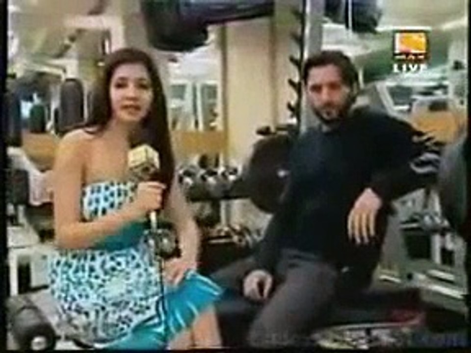 Interview of Indian Anchor with Shahid Afridi