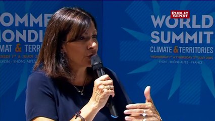 Canicule : "les mesures de restriction" , ce n'est pas une "punition" pour les citoyens, défend Anne Hidalgo