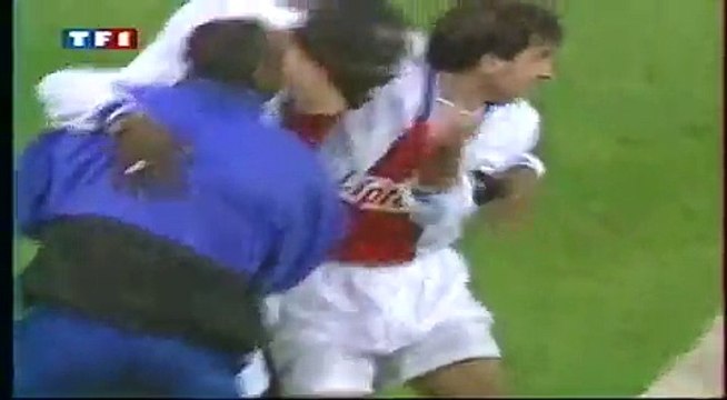 Weah Amazing Goal Bayern vs PSG (1994)