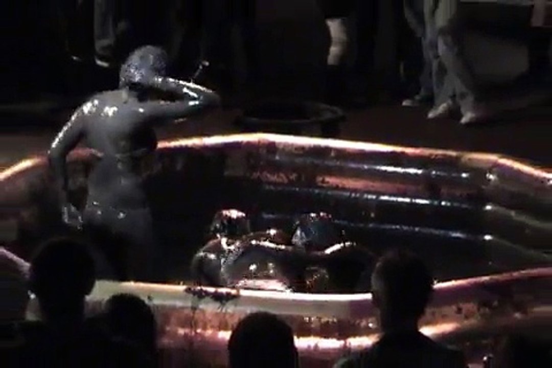 womens mud wrestling match 3