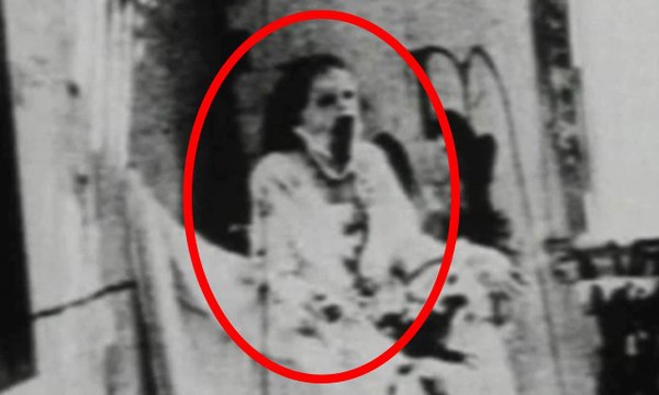 10 Creepiest Ghost Photos Ever Taken