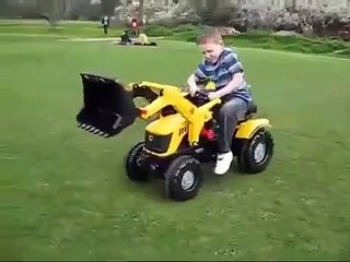 JCB 8250 V Tronic Ride On Tractor with Frontloader wmv