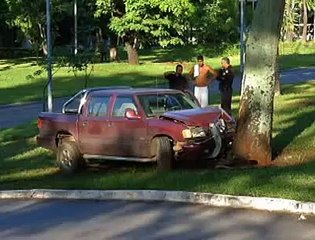 Jornal local: Acidente ladrao