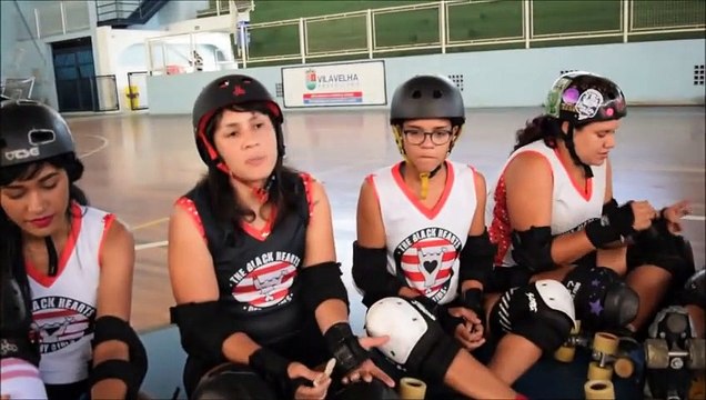 Atletas de Roller Derby mostram como funciona o esporte