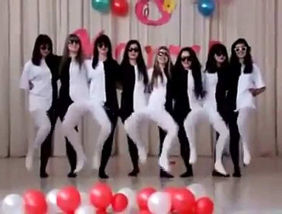 Fetele în alb și negru