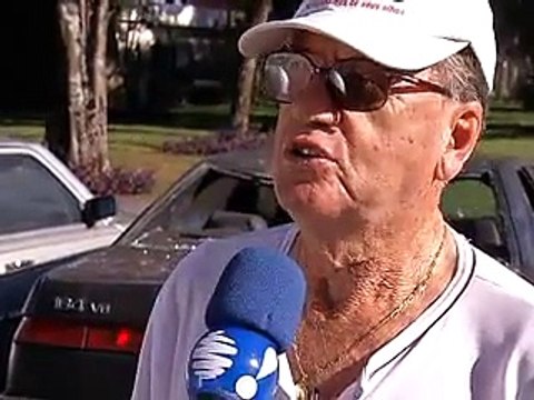 Jornal local: carros abandonados