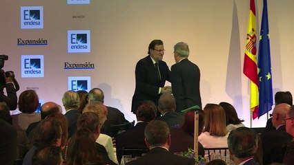 Grèce: pour Rajoy, l'euro continuera quoiqu'il arrive