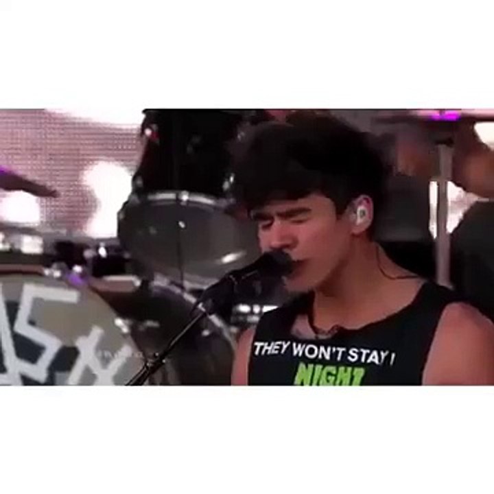 Calum Hood crying
