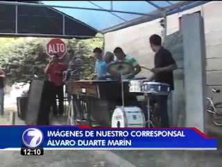 Santa Cruz celebró la marimba con una feria en su honor