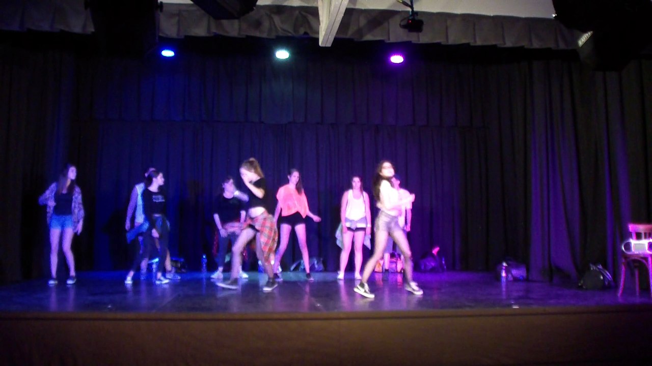 "Quand le Chat est parti les souris dansent" par les ADOS de MARIGNY Gala  Mjc Romilly 2015