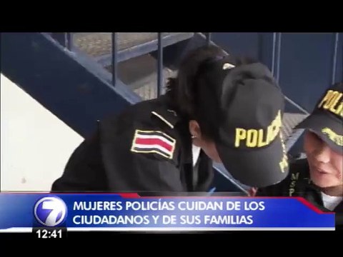 Dos mujeres policía demuestran que los héroes no solo están en los cuentos