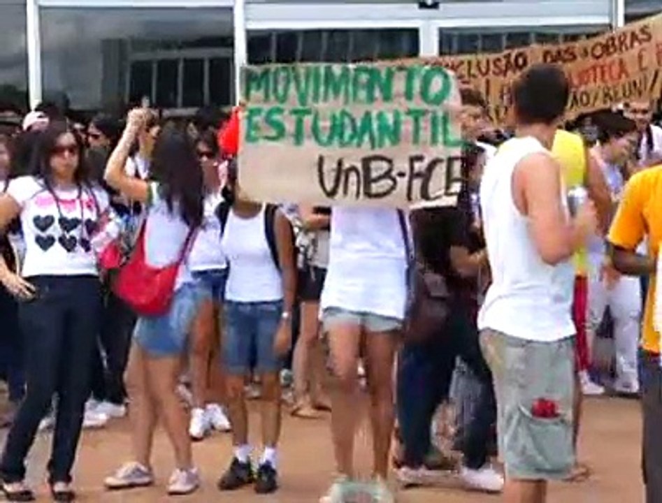 Jornal local: protesto campi unb