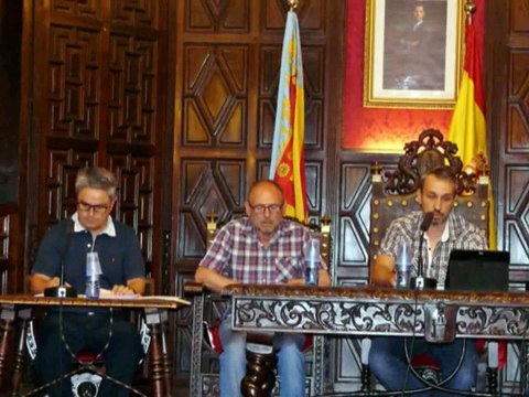 La renuncia de 4 de los 7 miembros del equipo de gobierno a cobrar un sueldo del ayuntamiento supondrá un ahorro de 45000€
