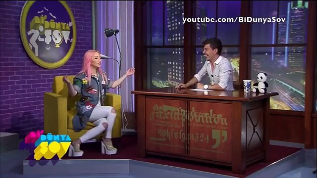 BiDünya Şov - Ece Seçkinden Uçuş Anonsu Taklidi