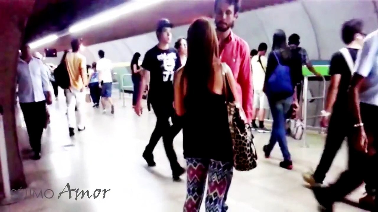 Beijando Uma Mulher Desconhecida no Metrô