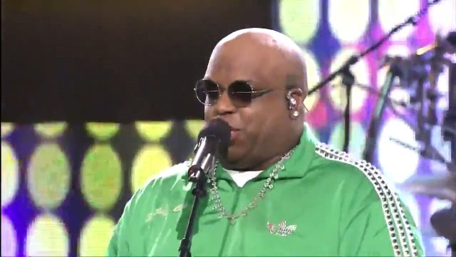 Cee Lo Green Forget You (LIve at the 2011 NBA Sprite Dunk Contest 2-19-2011)