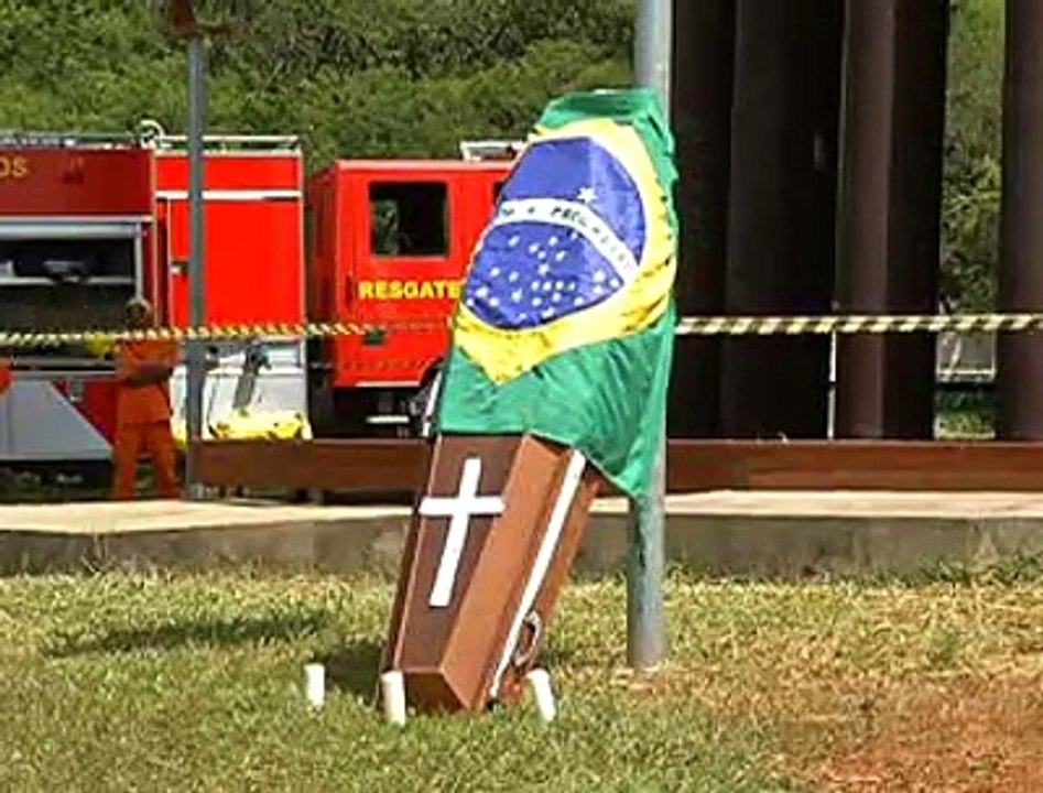 Jornal local: escalada mastro
