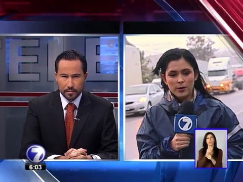 Tres derrumbes mantienen cerrado paso por ruta hacia Limón