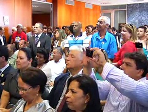 Jornal local: coletiva habitação