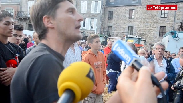 Saint-Brieuc. Xavier Beulin chahuté par les éleveurs