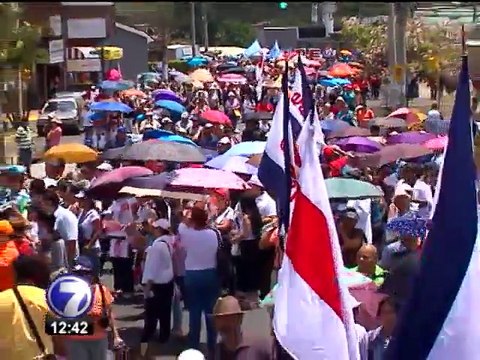 Mayoría de centros educativos inician la semana bajo candado