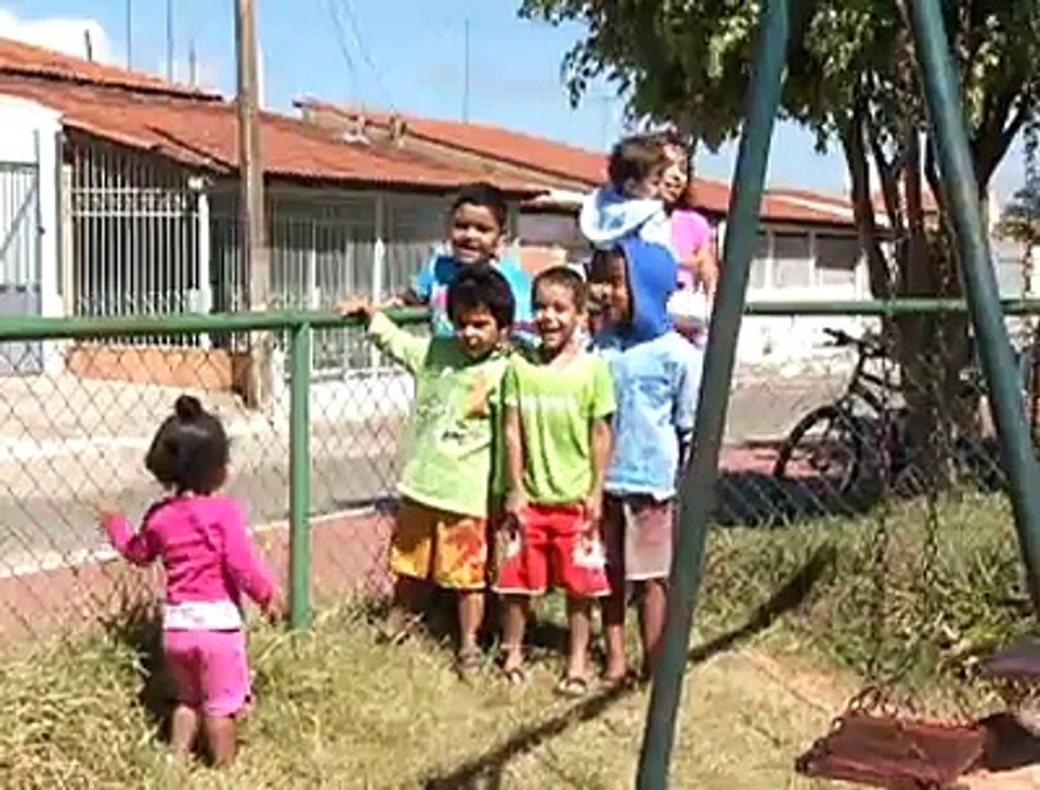 Jornal local: problemas parquinho